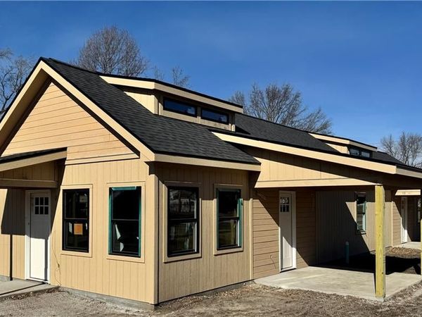 404 W Cornhill Street, Cameron, MO 64429