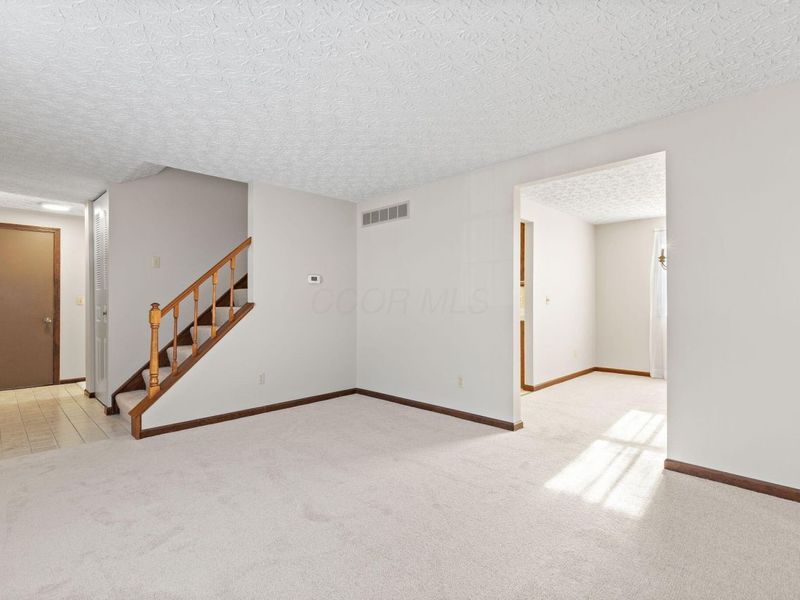 5000 Honeysuckle Boulevard, Columbus, OH 43230 Photo 3