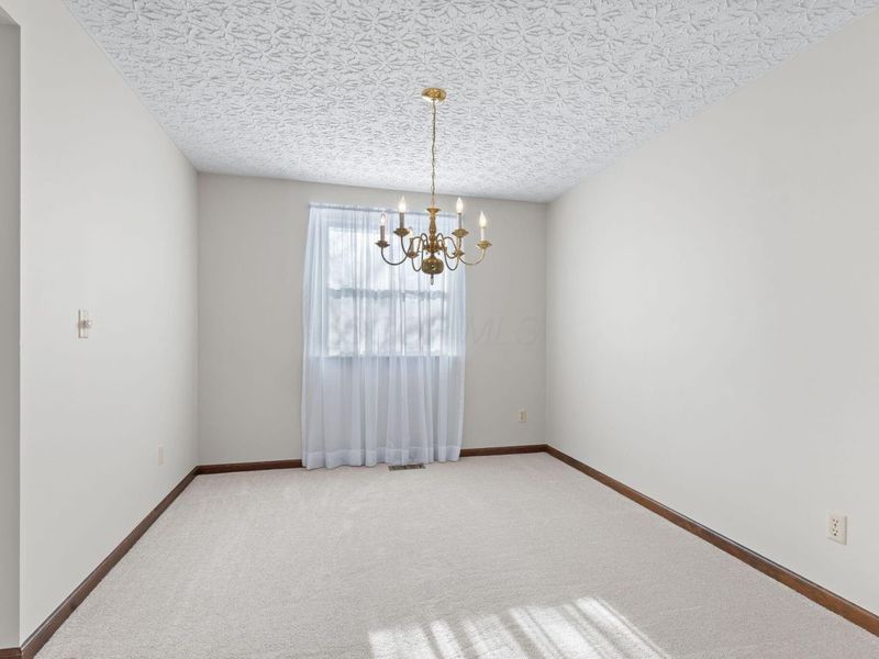 5000 Honeysuckle Boulevard, Columbus, OH 43230 Photo 6