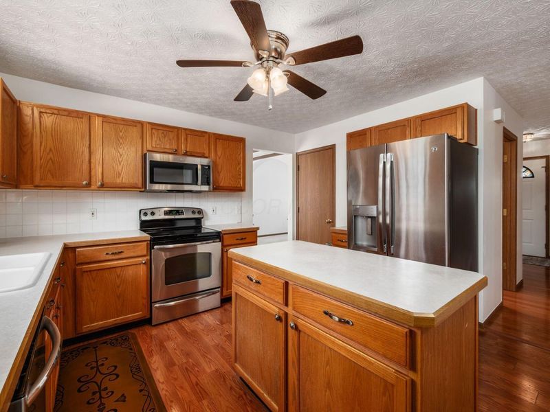 1195 Village Drive , Marysville, OH 43040 Photo 17