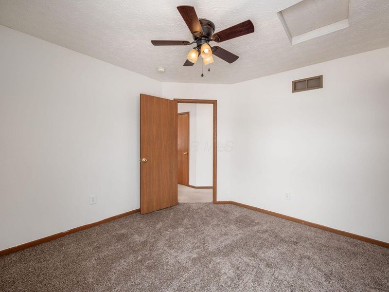 1195 Village Drive , Marysville, OH 43040 Photo 32