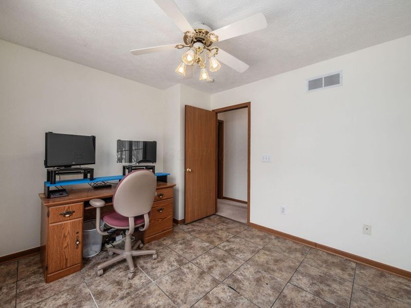 1195 Village Drive , Marysville, OH 43040 Photo 34