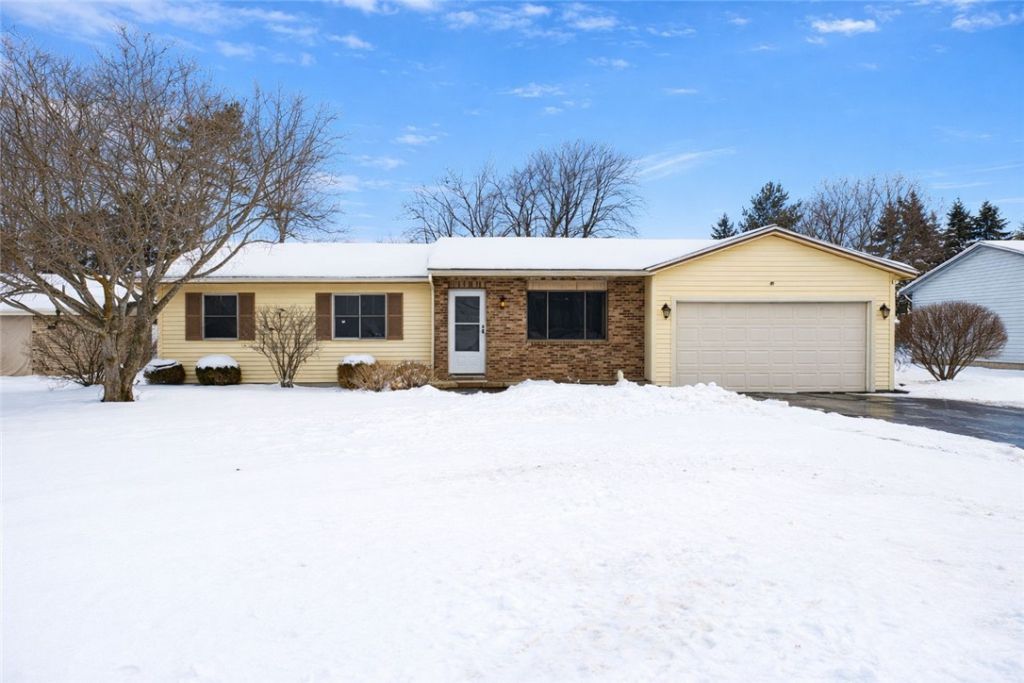 36 Friar Drive, Greece, NY 14626 Main Photo