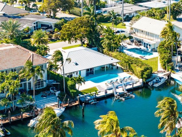 2809 NE 32nd St, Lighthouse Point, FL 33064