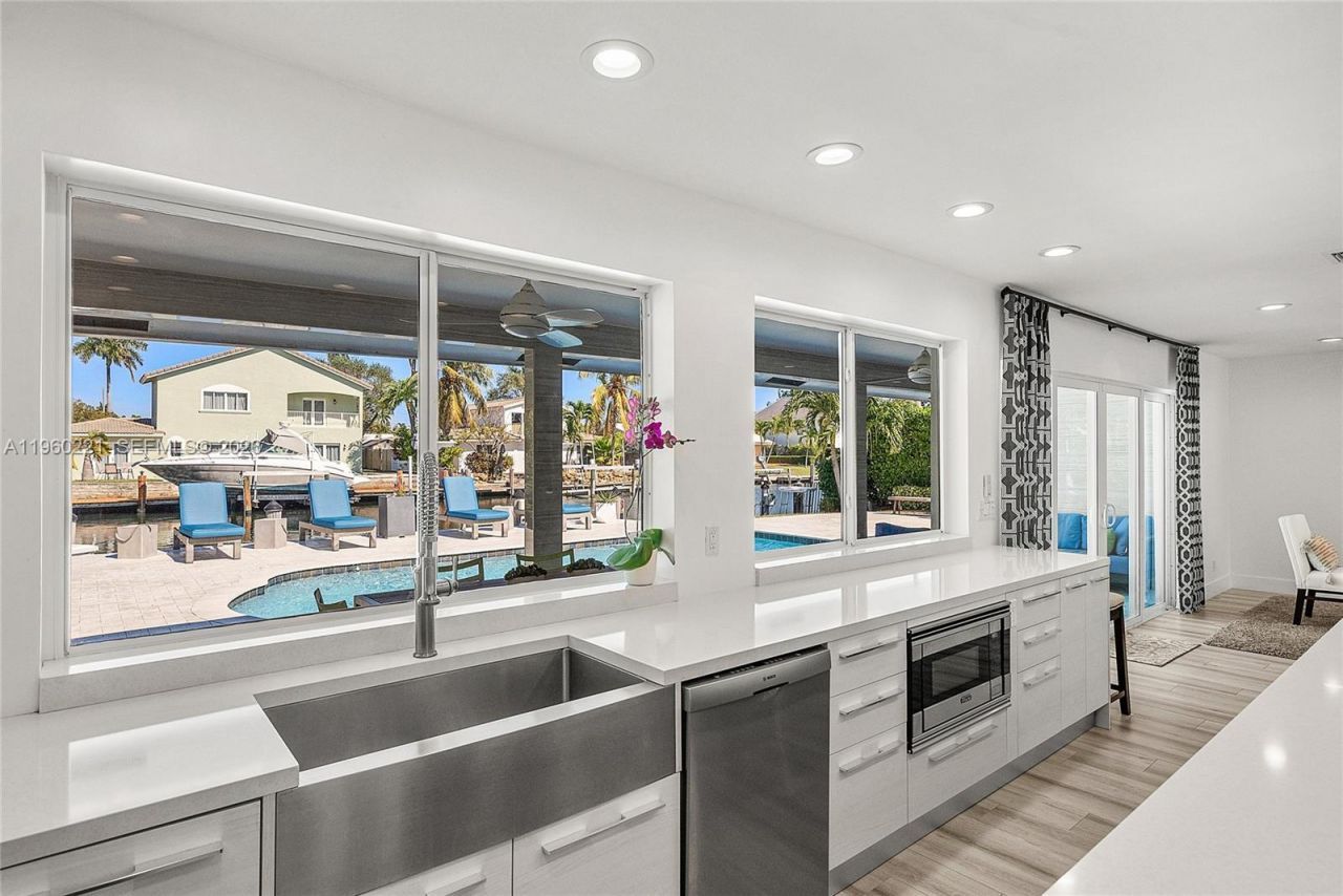 2809 NE 32nd St, Lighthouse Point, FL 33064 Photo