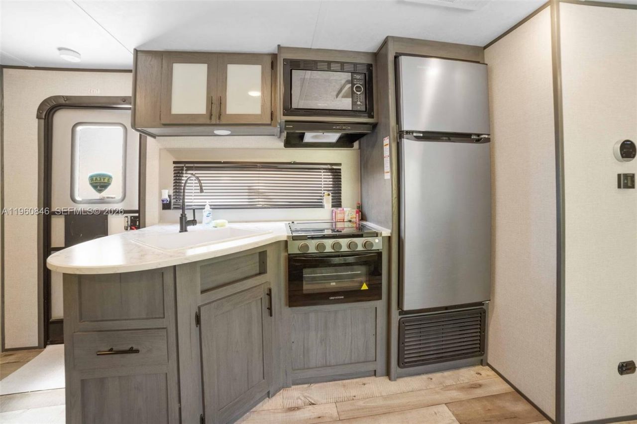 1557 Long Beach Dr, Big Pine Key, FL 33043 Photo