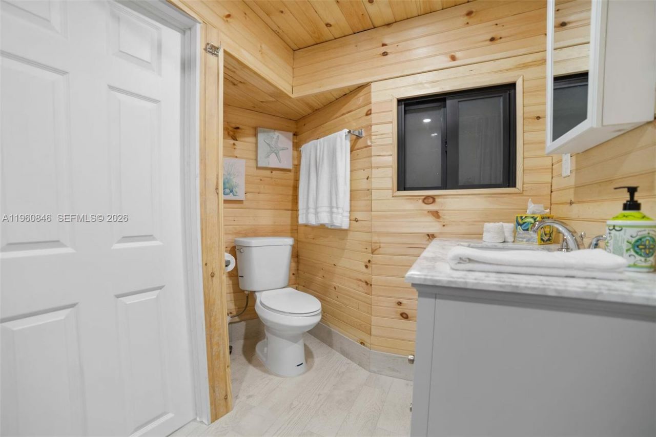 1557 Long Beach Dr, Big Pine Key, FL 33043 Photo