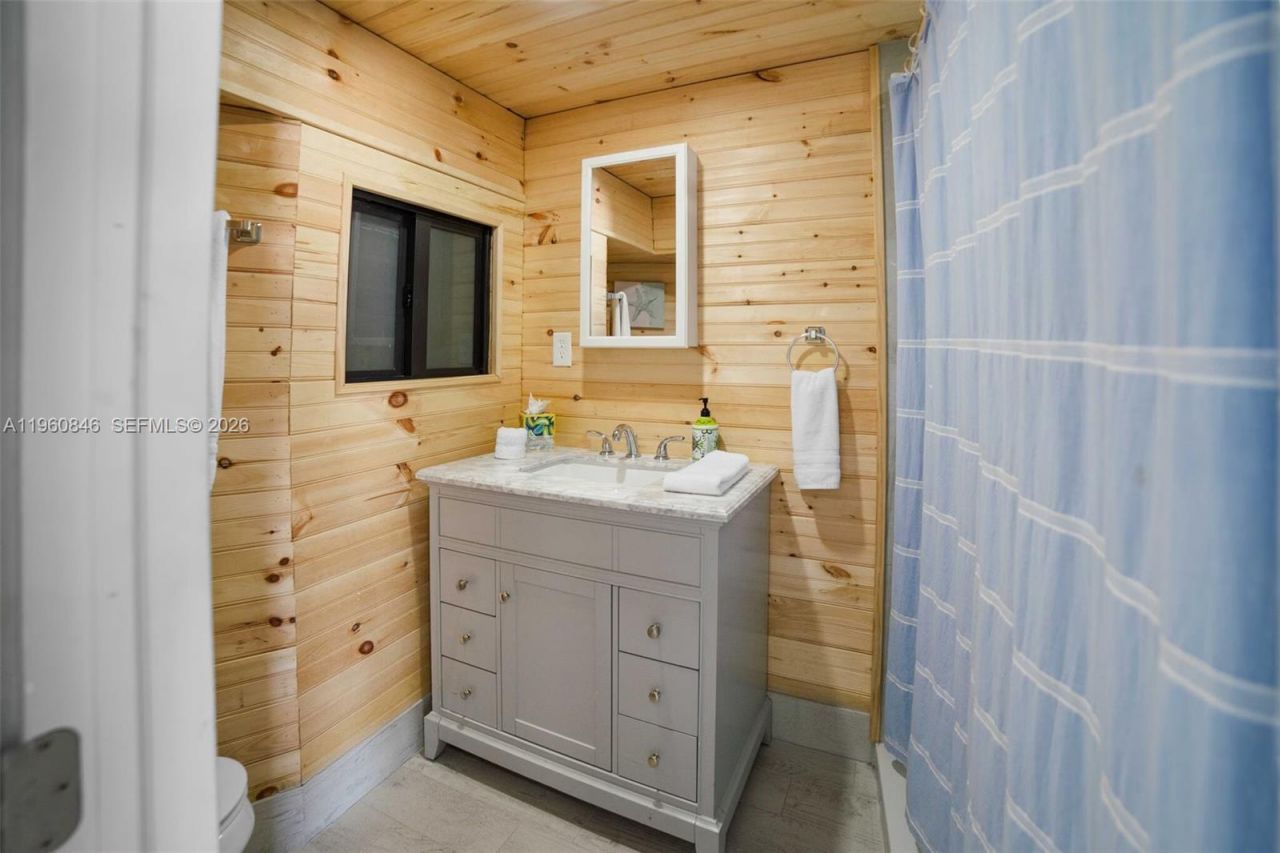 1557 Long Beach Dr, Big Pine Key, FL 33043 Photo