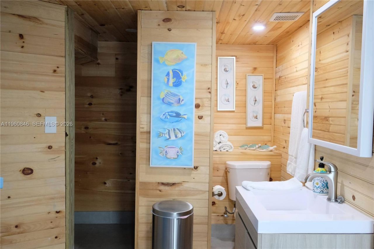 1557 Long Beach Dr, Big Pine Key, FL 33043 Photo