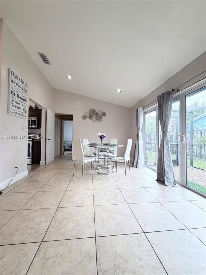 9425 NW 46th St, Sunrise, FL 33351 Photo