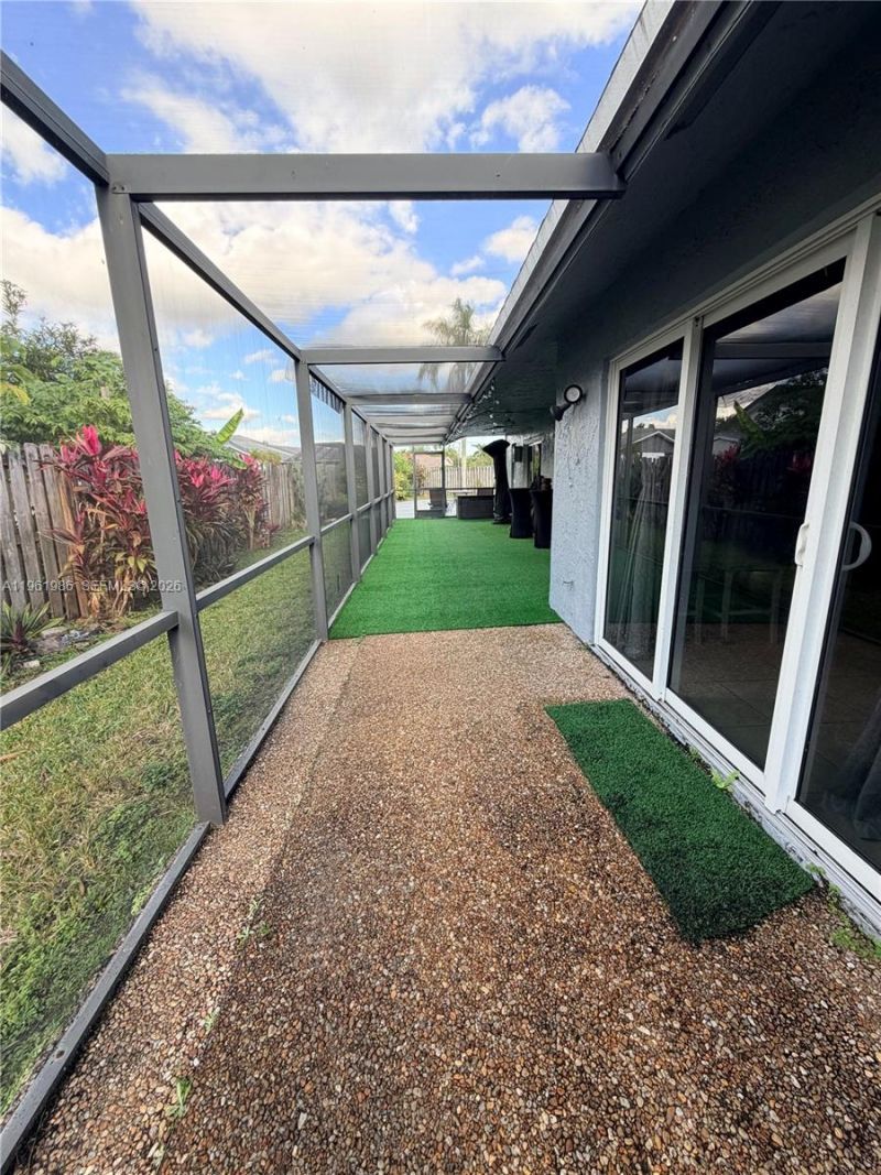 9425 NW 46th St, Sunrise, FL 33351 Photo