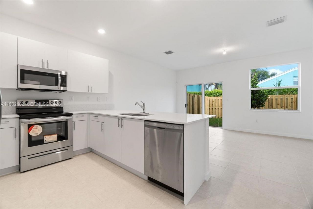 1870 SE 26th Ter, Homestead, FL 33035 Photo