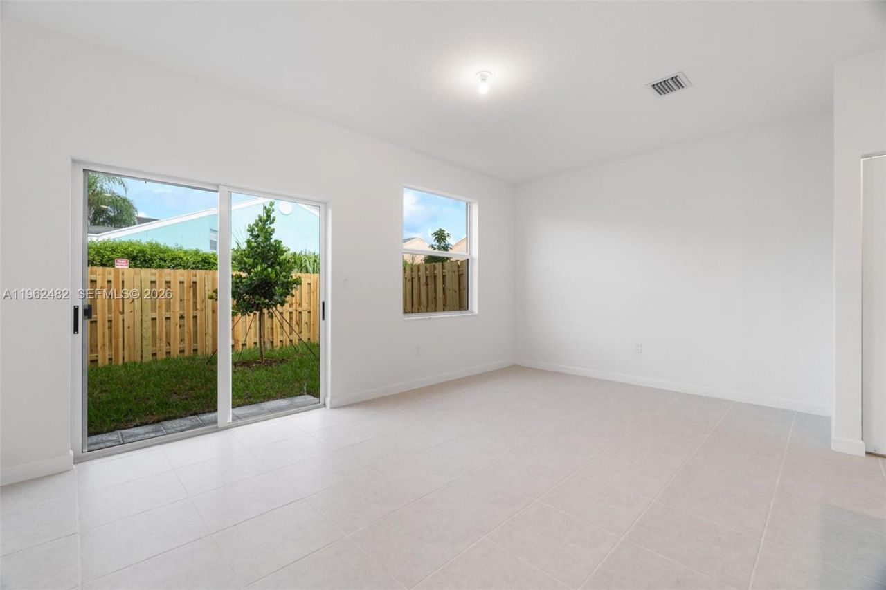 1870 SE 26th Ter, Homestead, FL 33035 Photo