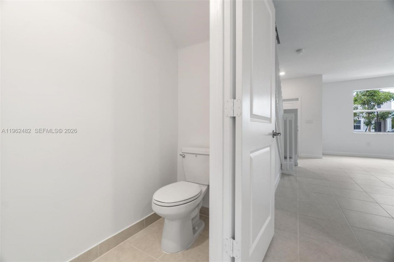 1870 SE 26th Ter, Homestead, FL 33035 Photo