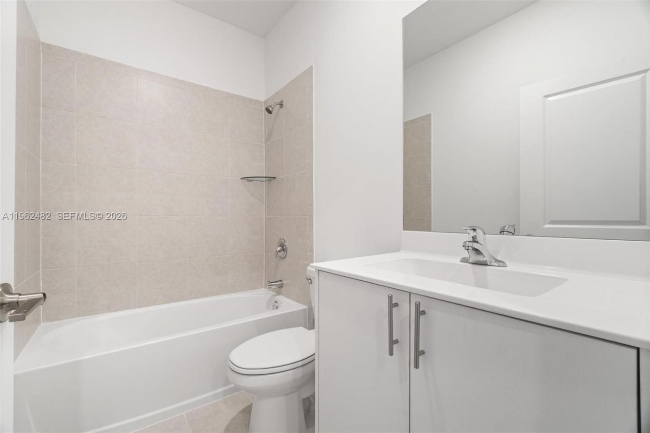 1870 SE 26th Ter, Homestead, FL 33035 Photo