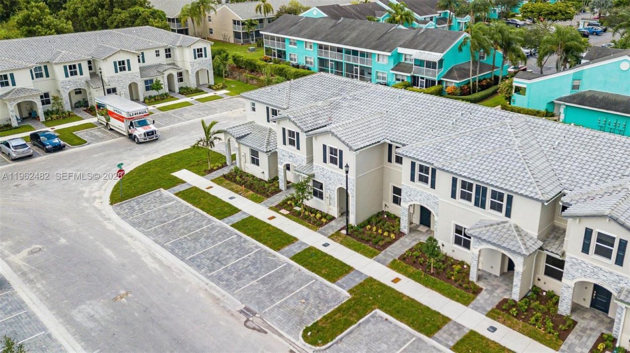 1870 SE 26th Ter, Homestead, FL 33035 Photo