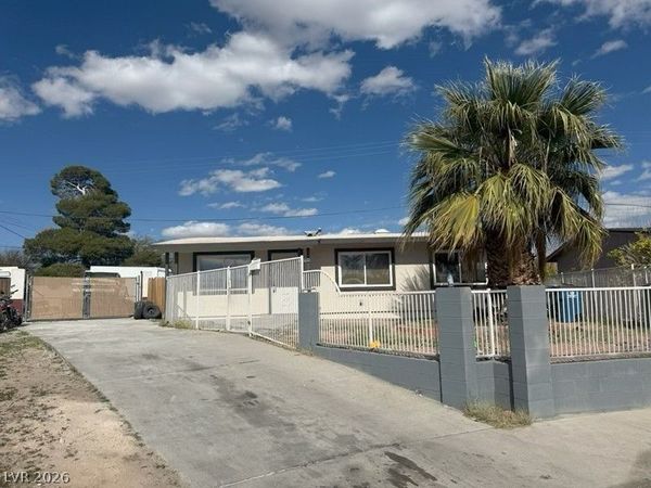 6120 Chelsea Circle, Las Vegas, NV 89107