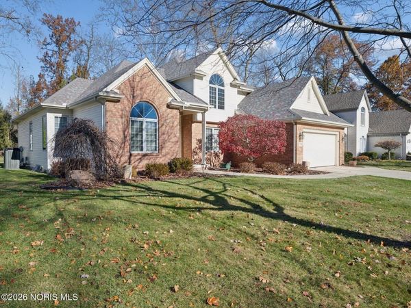 7736 Woodstone Drive, Maumee, OH 43537