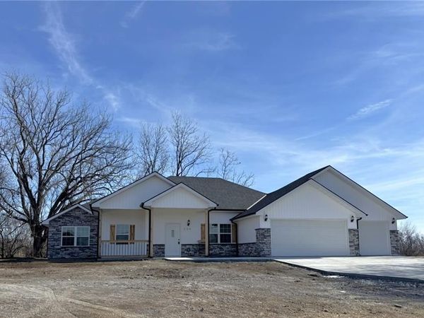 205 N Cedar Street, Savannah, MO 64485