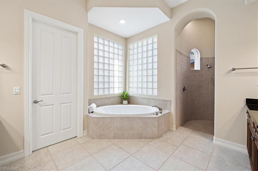 9094 Sahalee Ct, Naples, FL 34113 Photo