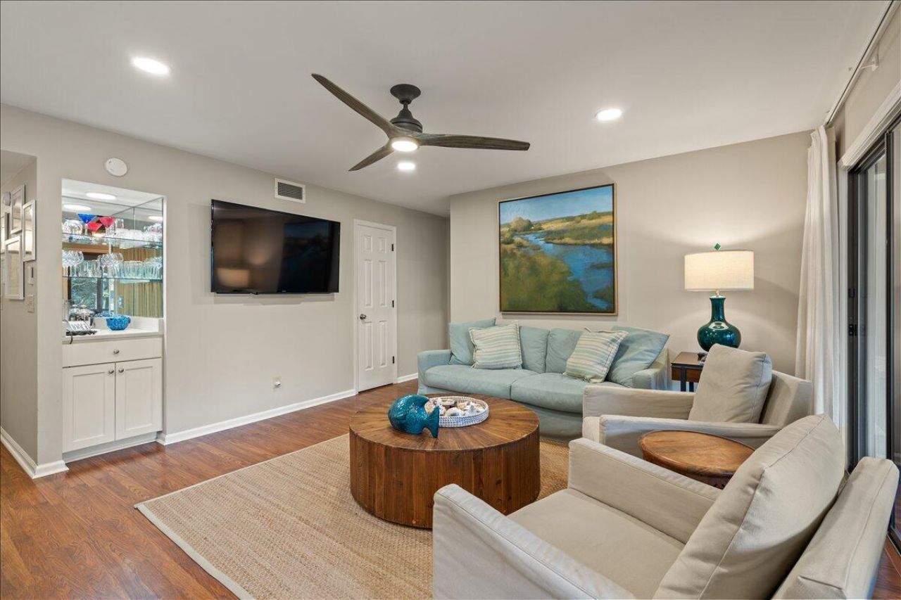 4755 Tennis Club Lane Photo 14