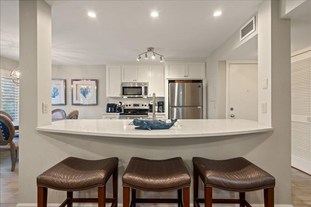 4755 Tennis Club Lane Photo 20