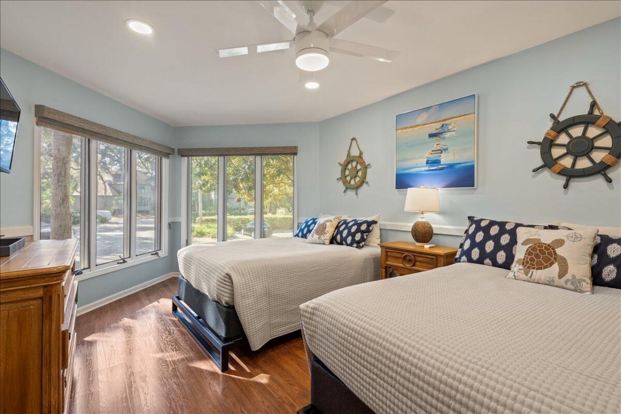 4755 Tennis Club Lane Photo 35