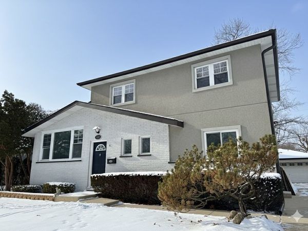 586 N 7th Avenue, Des Plaines, IL 60016