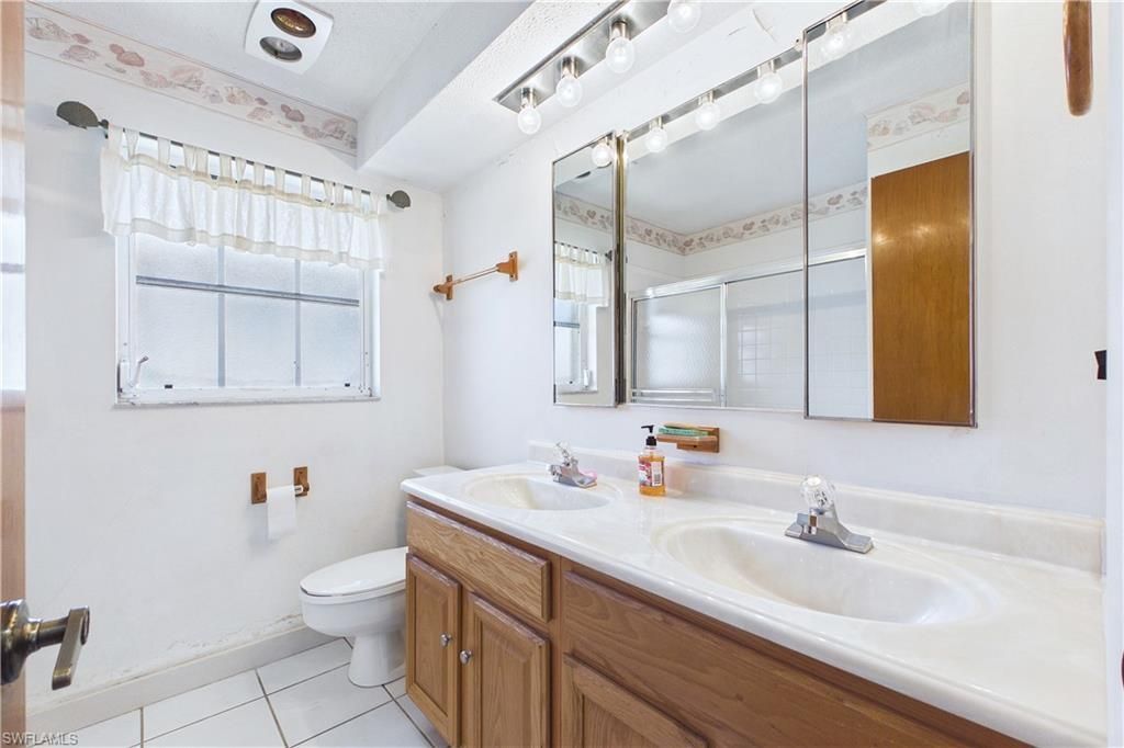 2306 SE 15th Ter, Cape Coral, FL 33990 Photo