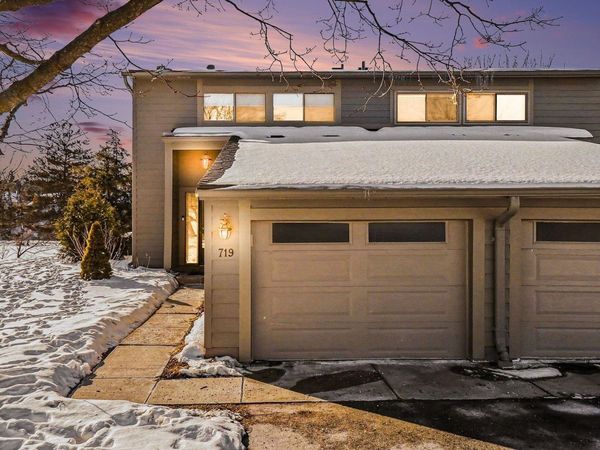 719 Watersedge Drive, Ann Arbor, MI 48105