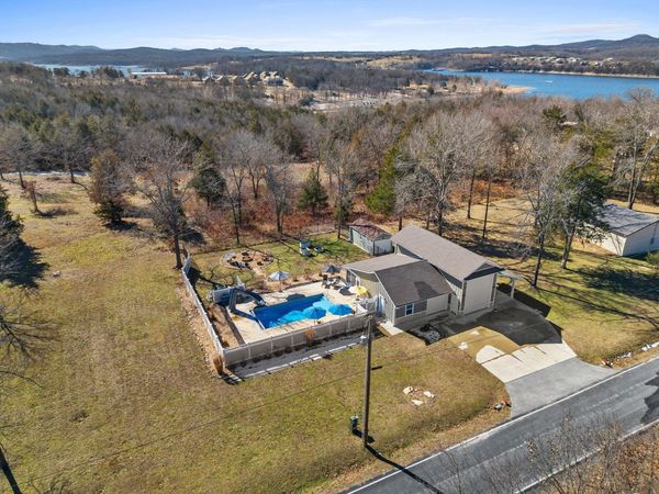 435 Schodack Road , Lampe, MO 65681