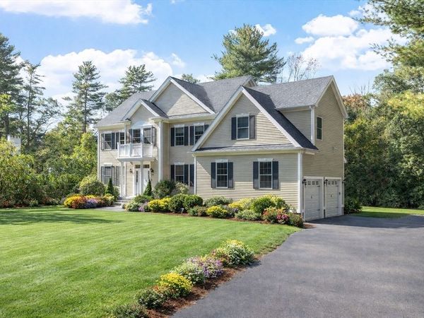 44 Glen St, Dover, MA 02030