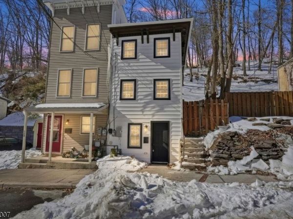 164 York St, Lambertville, NJ 08530