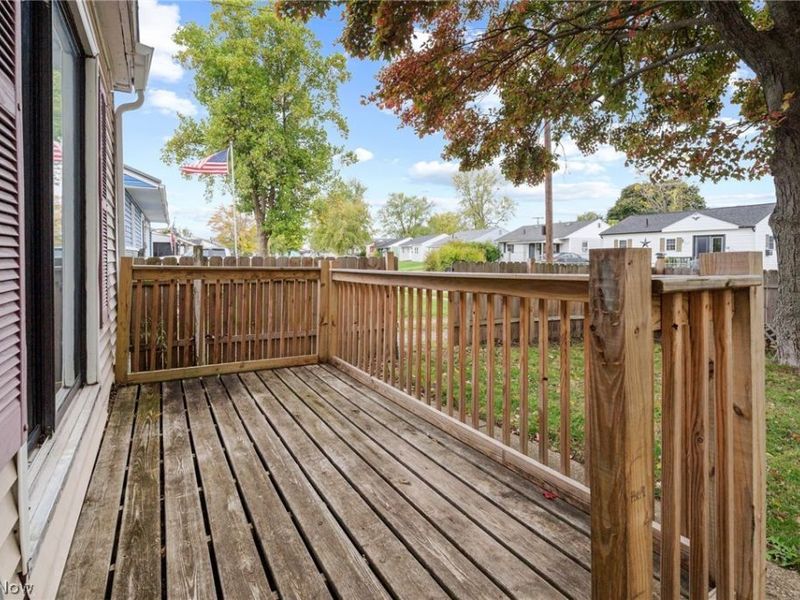 2012 Endrow Avenue NE, Canton, OH 44705 Photo 4