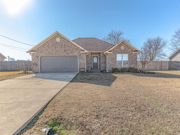 305 Amber Dr, Harrisburg, AR 72432