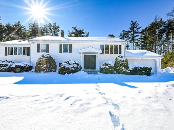 7 Randall Rd, Rochester, MA 02770