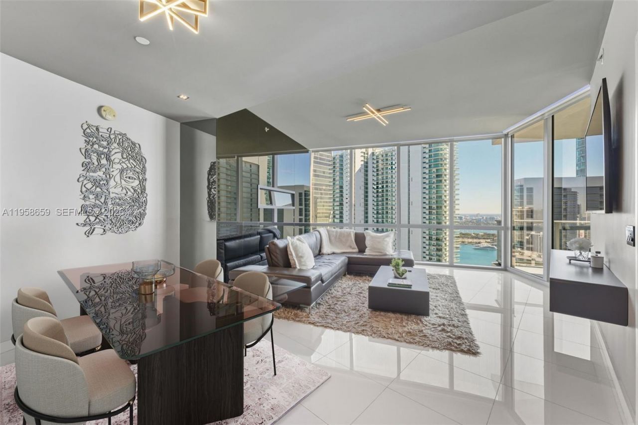851 NE 1st Ave, Unit 4303, Miami, FL 33132 Photo
