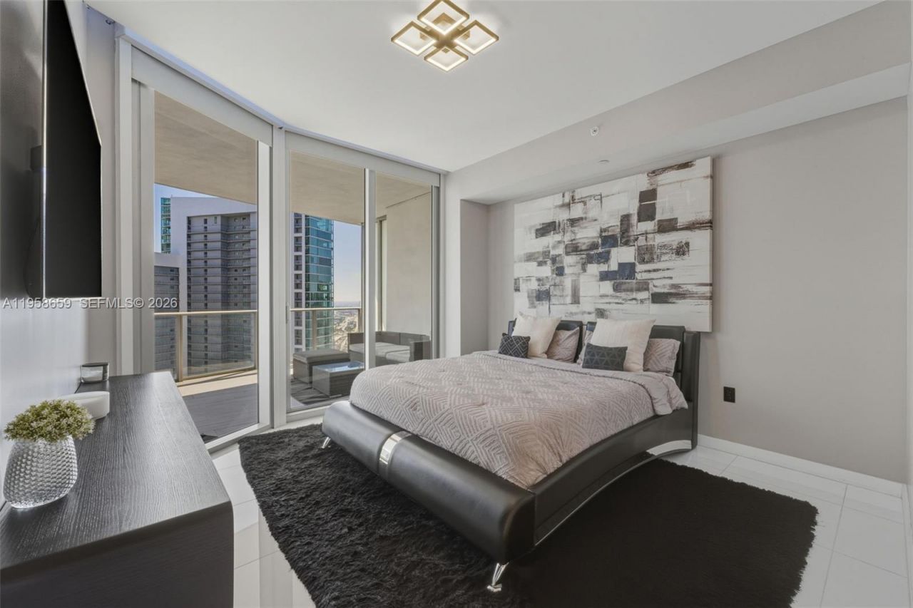 851 NE 1st Ave, Unit 4303, Miami, FL 33132 Photo