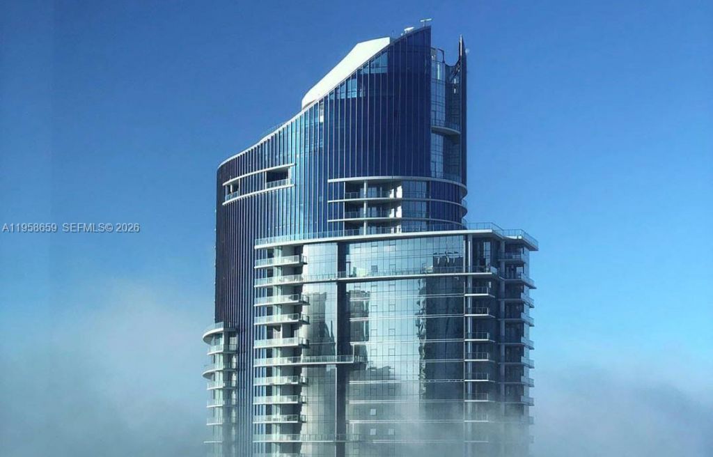 851 NE 1st Ave, Unit 4303, Miami, FL 33132 Photo