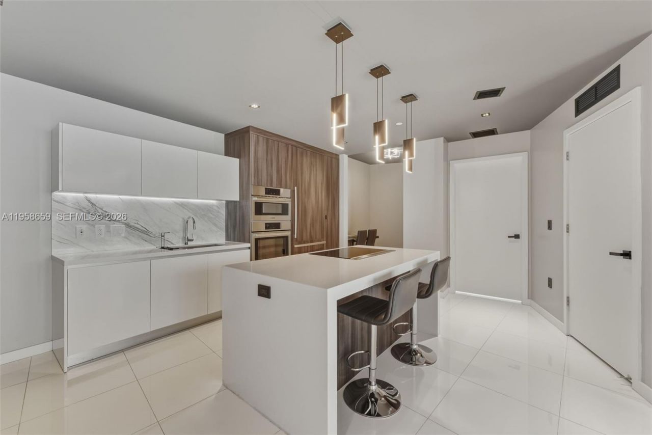 851 NE 1st Ave, Unit 4303, Miami, FL 33132 Photo
