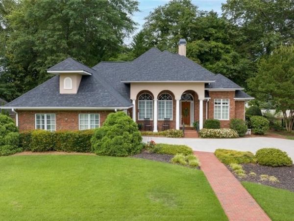 311 Vinings Walk NW, Gainesville, GA 30501