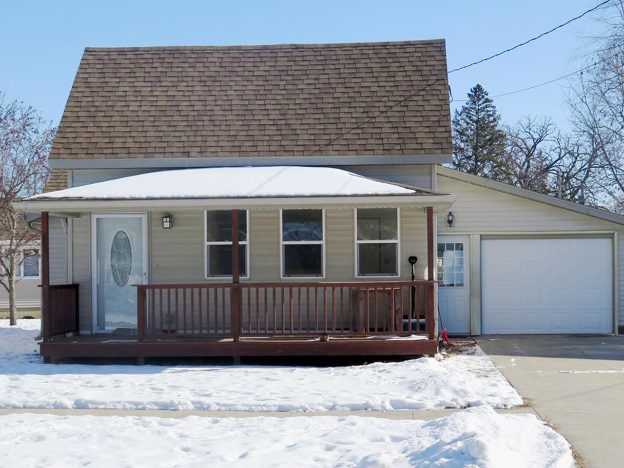 210 West Street, Decorah, IA 52101 Main Photo