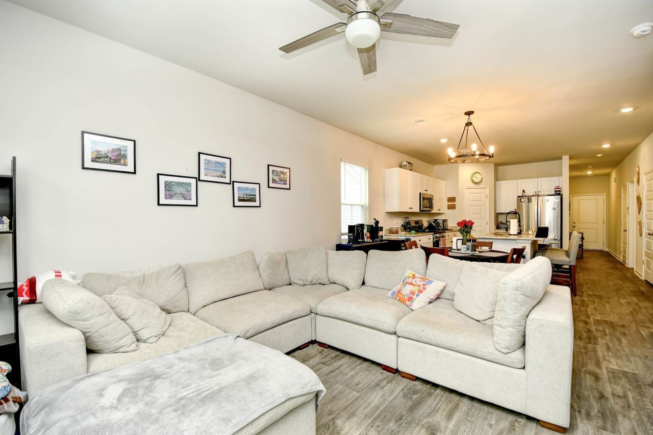 308 Trail Ridge Ct. Photo 8