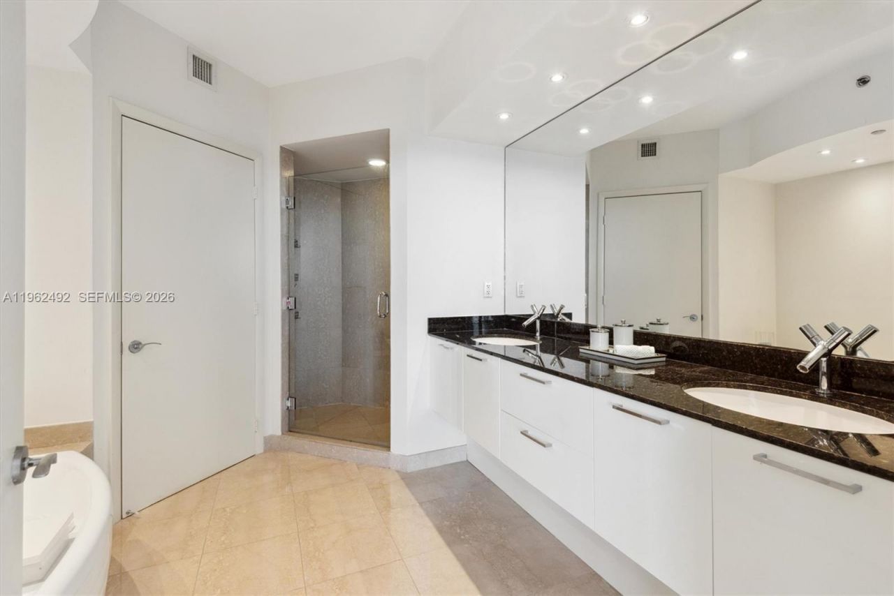 400 Alton Rd, Unit 1910, Miami Beach, FL 33139 Photo