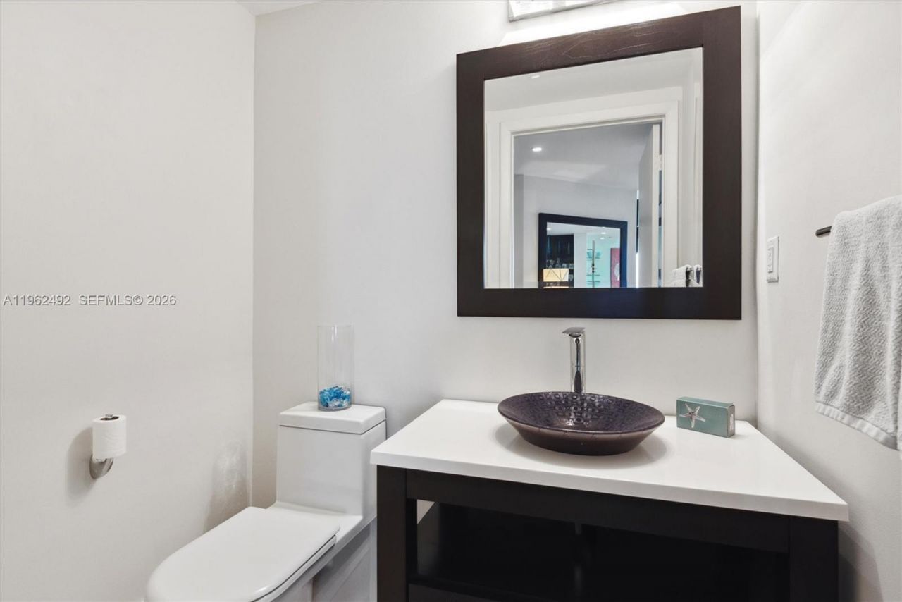 400 Alton Rd, Unit 1910, Miami Beach, FL 33139 Photo