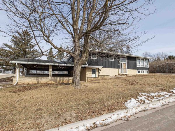 806 Driver Street, Darlington, WI 53530
