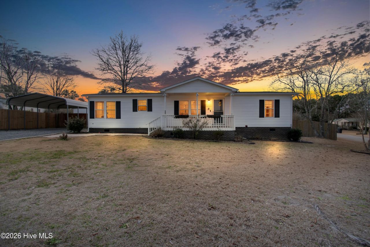 335 Laughing Gull Court Sw, Shallotte, NC 28470 Main Photo