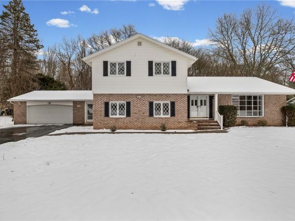 59 Callingham Road, Pittsford, NY 14534