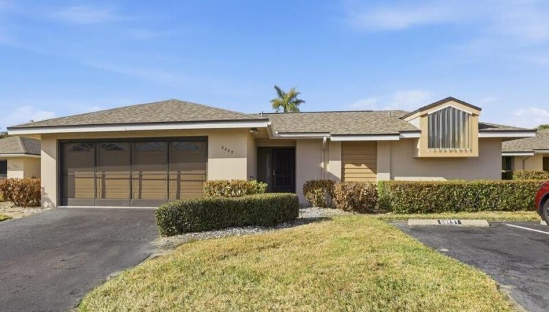 6285 N Mirror Lake Drive, Unit 6285, Sebastian, FL 32958 Photo