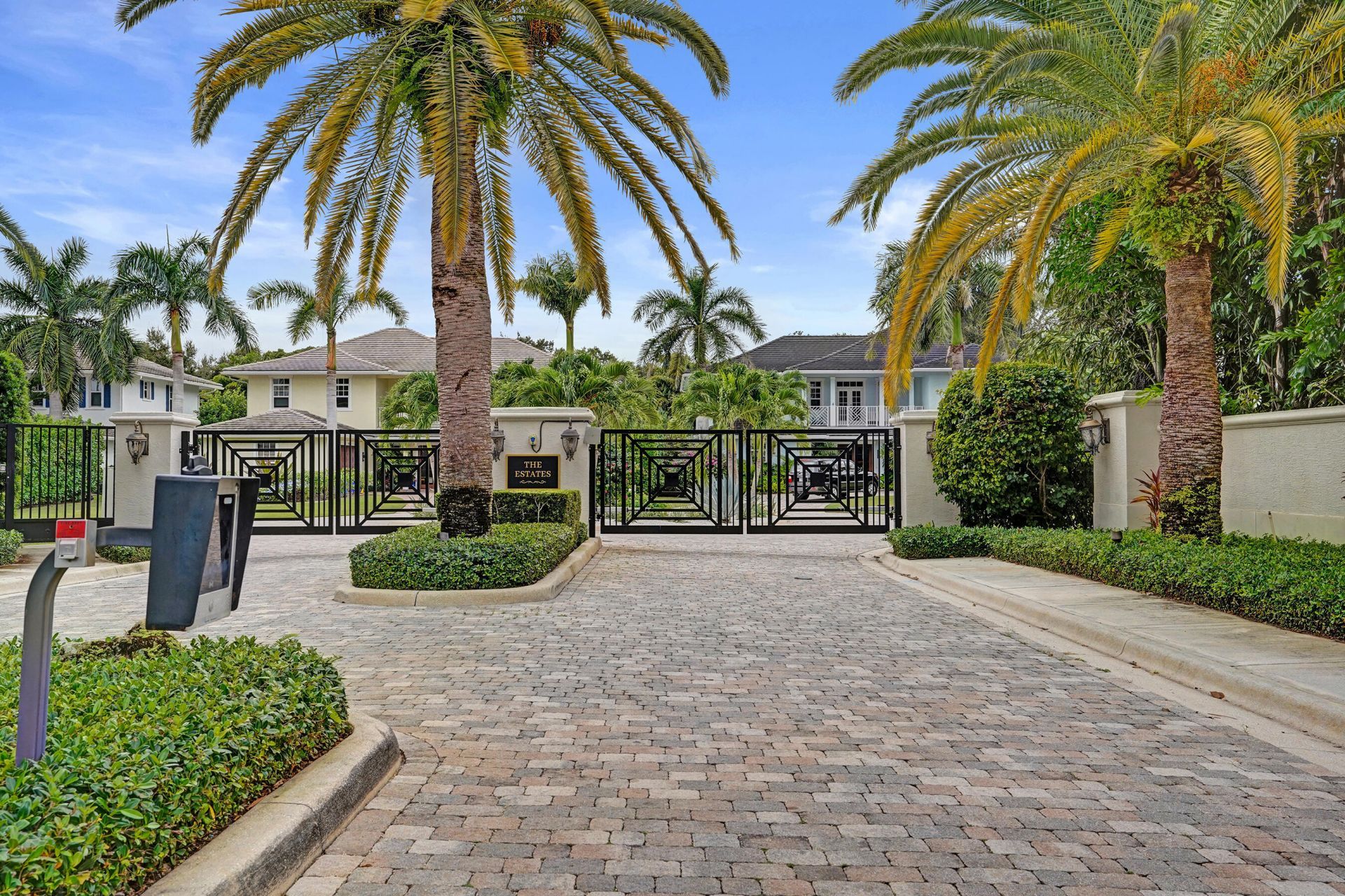 2590 Estates Drive, North Palm Beach, FL 33410 Photo
